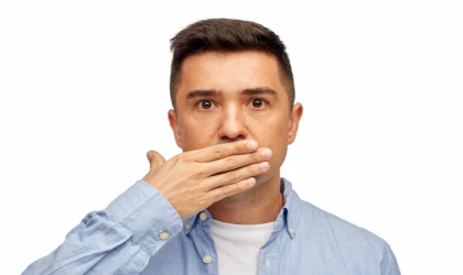 Sabahları uyandıktan sonra tükürüğü sarı renkte gelenler dikkat! Ciddi bir rahatsızlık belirtisi olabilir...