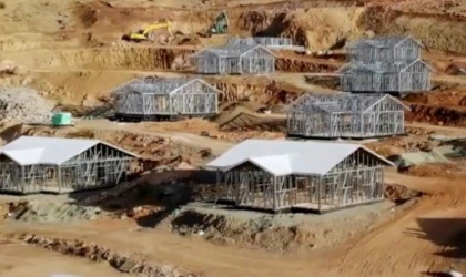 Bakan Özhaseki: Deprem bölgesinde 100 bin köy evimizi çelikten yapacağız