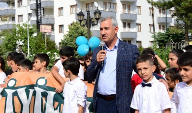 Çocuklar ‘İyilik Önderleri Son Yaz Pikniği’ etkinliğinde doyasıya eğlendi
