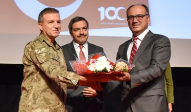Cumhuriyeti’nin 100. Yılında ‘Türk Demokrasisi’ paneli