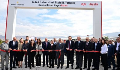 Hurda vagonlardan yaşam alanlarına dönüştürülen Hakan Kozan Vagon evleri açıldı