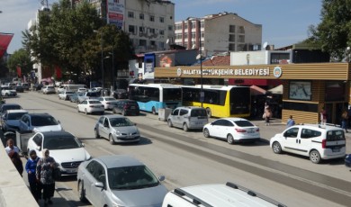 Malatya kent merkezi üstü açık otoparka dönüştü!