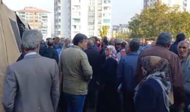 Malatya'da depremzedelerin çilesi bitmiyor! Hak sahibi olamayan depremzedeler haklarını arıyor