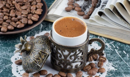 Türk kahvesini Şekerli mi yoksa Şekersiz mi içmek faydalı?