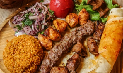 Urfalı kebapçıların sır gibi sakladığı pişirme tekniği. Evde Urfa kebabı yapmak bu kadar kolaymış