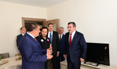 Cumhurbaşkanı Yardımcısı Cevdet Yılmaz: Yıl sonuna kadar 4 bin konut hak sahiplerine teslim edilecek