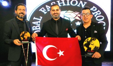 Depremzede kuaför Şener Eroğlu, Napoli’deki yarışmada birinciliği kaptırmadı!