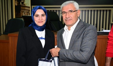 Güder, ilçede yapılan gençlik yatırımları ile ilgili bilgi verdi!
