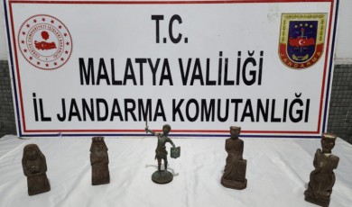 Deprem bölgesi Malatya’da, Roma dönemine ait 5 heykel ele geçirildi!