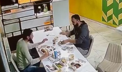 Malatyalılar depremle yaşamaya alıştı! Onlar yemeğe devam etti