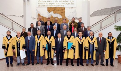 Malatya’nın yeni profesörleri cübbelerini giydi!