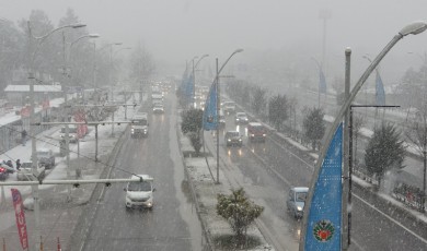 Deprem bölgesi Malatya’da kar yağısı etkili oluyor