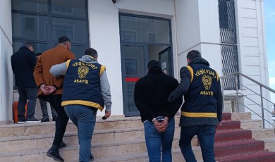 Malatya'da hasarlı binalara dadanan hırsızlar yakalandı