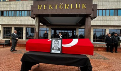Otobüs kazasında yaralananlara müdahale ederken vefat eden Prof. Dr. Süleyman Savaş Hacıevliyagil'e veda!