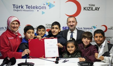 Türk Telekom ve Kızılay’dan deprem bölgesindeki öğrencilere eğitim ve teknoloji desteği