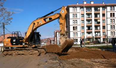Battalgazi Belediyesi, yollarda altyapı sağlamlaştırma çalışmaları gerçekleştirdi