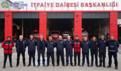 Eşini ve çocuklarını bırakıp enkaza koşan kahraman itfaiyeciler yaşadıklarını unutamıyor