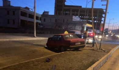 Niyazi Mısri Cami karşısında feci kaza!