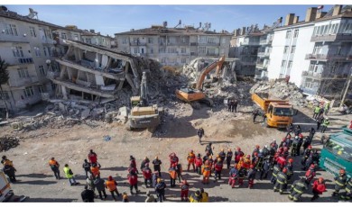 Prof. Dr. Övgün Ahmet Ercan, büyük deprem için saat verdi! Peş peşe verdiği saatler ne anlama geliyor?