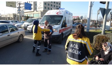 Yeni aldığı araçla trafiğe çıktığı ilk gün kaza yaptı: 2 yaralı