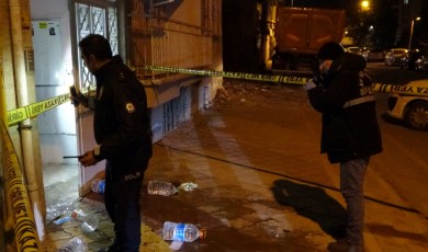 Malatya'da, evine su taşıyan husumetlisine kurşun yağdırdı!