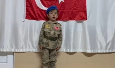 Malatyalı 5 yaşındaki Ömer Faruk Konak, İstiklal Marşı'nın 10 kıtasını ezbere okuyor