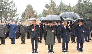 Vali Yazıcı: Tüm şehitleri rahmetle ve minnetle yad ediyoruz!