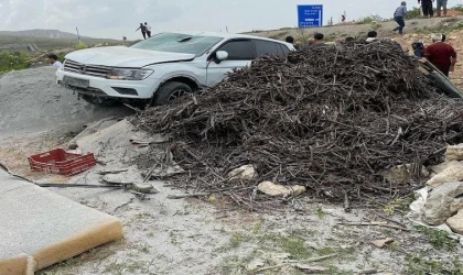 Akçadağ’da, kontrolden çıkan cip yol kenarına savruldu!.. 4 kişi yaralandı!..