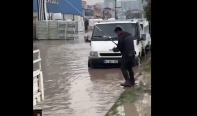 Malatya'nın Yeni Aktivitesi: Sel Sularında Balık Avı!