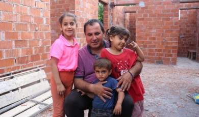6 Çocuk Babası Depremzede Bülent Efe, Yeni Hayatları İçin Destek Bekliyor