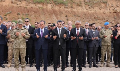 Bingöl’de 31 Yıl Önce Şehit Edilen 33 Er Anıldı