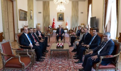 Malatya Heyeti TBMM Başkanı Numan Kurtulmuş'u Ziyaret Etti