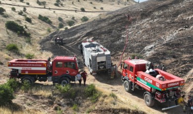 Akçadağ İlçesine Bağlı Aşağı Örüşkü Mahallesi’nde Korkutan Örtü Yangını