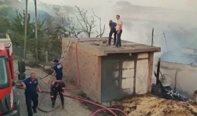 Arguvan'da Anız Yangını: 1 Ev Kül Oldu