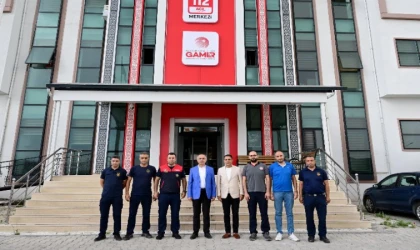 Başkan Sami Er Vatandaş ve Görev Başındaki Personelle Bayramlaştı