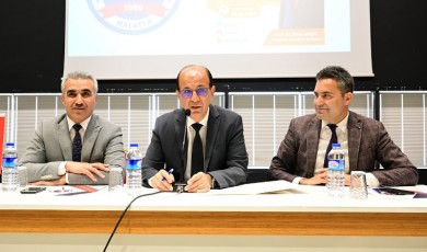 Geçit, Tecrübelerini Öğrencilerle Paylaştı: “Gelecekle İlgili Hedefler Belirleyin”