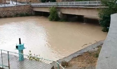 Malatya'nın Darende İlçesi'nde Tohma Çayı'nın Rengi Değişti