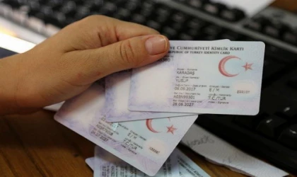 Türkiye'de 6 Milyon Kişi Eski Kimlik Kartını Kullanıyor
