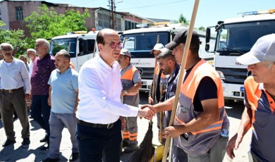Yeşilyurt Belediyesi Bayrama Hazırlanıyor