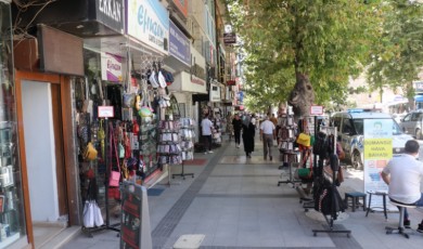 Kışla Caddesi'nde Elektrik Kesintileri Devam Ediyor: Bölge Esnafı Tepkili