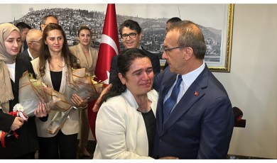 Malatya'ya Atanan Vali Seddar Yavuz ve Eşinden Duygusal Veda
