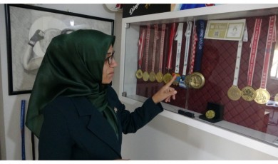 Gururumuz Hatice Akbaş’ın Annesi İlkay Akbaş, Altın Madalyanın Yerini Hazırladı