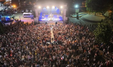 Malatya’dan Kahramanmaraş’a Ziyaretçi Akını: Yoğun İlgi Gösteriyorlar