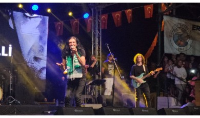 Darende'deki Geleneksel Festivalde Murat Kekili ile Müzik Dolu Bir Akşam...