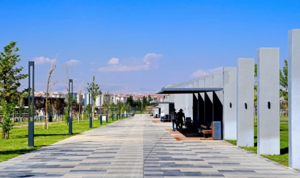 Malatya’da 100. Yıl Kent Parkı’nda Son Dokunuşlar Yapılıyor