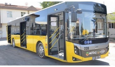 Toplu Taşımada Sınırsız Biniş Hakkı 65 Yaş Üstüne Geri Verildi