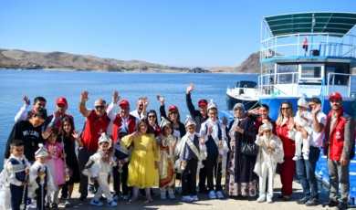 Malatya Vakıflar Bölge Müdürlüğü’nden Tunceli’de 10 Çocuğa Sünnet Şöleni