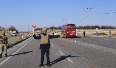 Malatya’da 3 Kaçak Hapisle Yüzleşti! Uyuşturucu Madde ve Çalıntı Eşyalar Ele Geçirildi