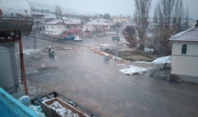 Malatya’da Yağmur Yerini Karla Değiştirdi! Akçadağ’da Kış Manzarası