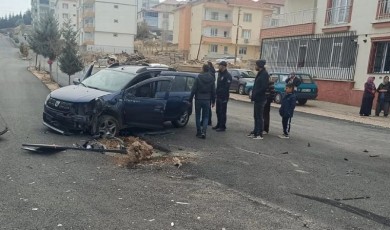 Adıyaman’da Feci Çarpışma: Yaralı Sürücü Tedavi Altında
